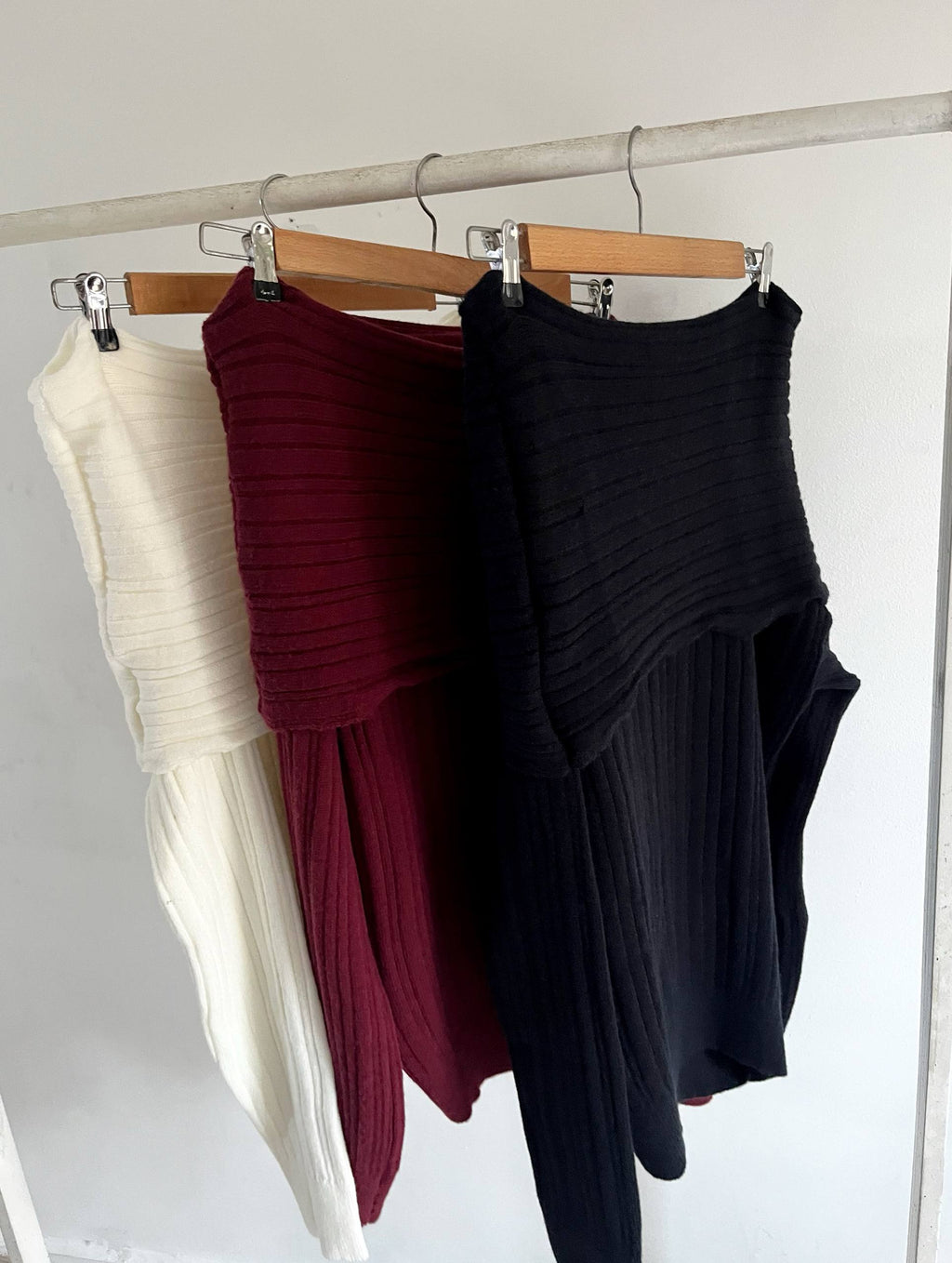 OFF SHOULDER LONG SWEATER