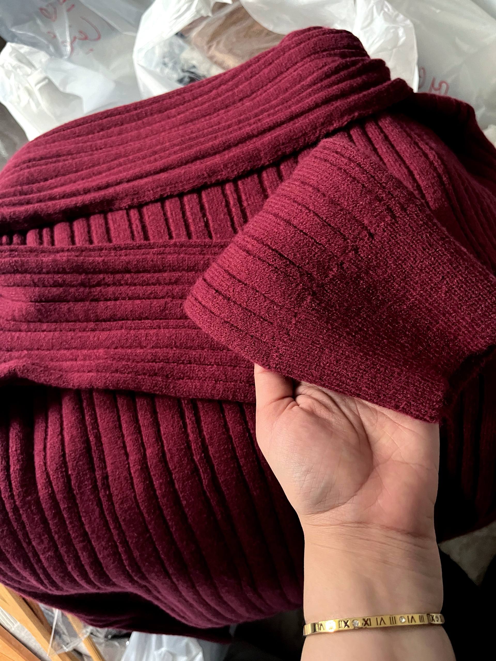 OFF SHOULDER LONG SWEATER